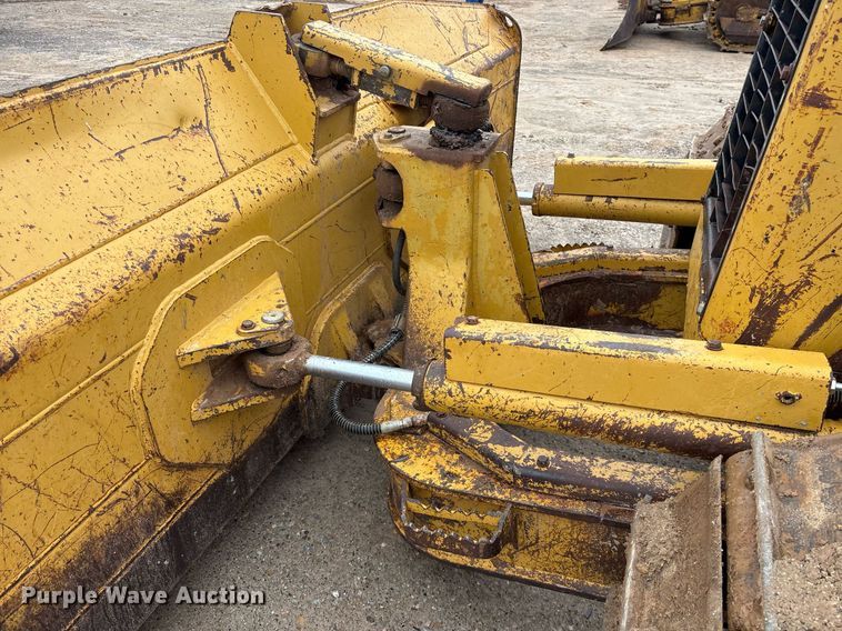 image for item OK9536 2004 Caterpillar D5G LGP dozer