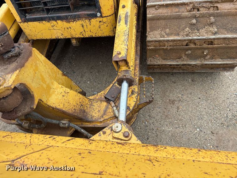 image for item OK9536 2004 Caterpillar D5G LGP dozer