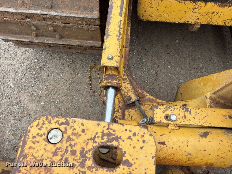 image for item OK9536 2004 Caterpillar D5G LGP dozer