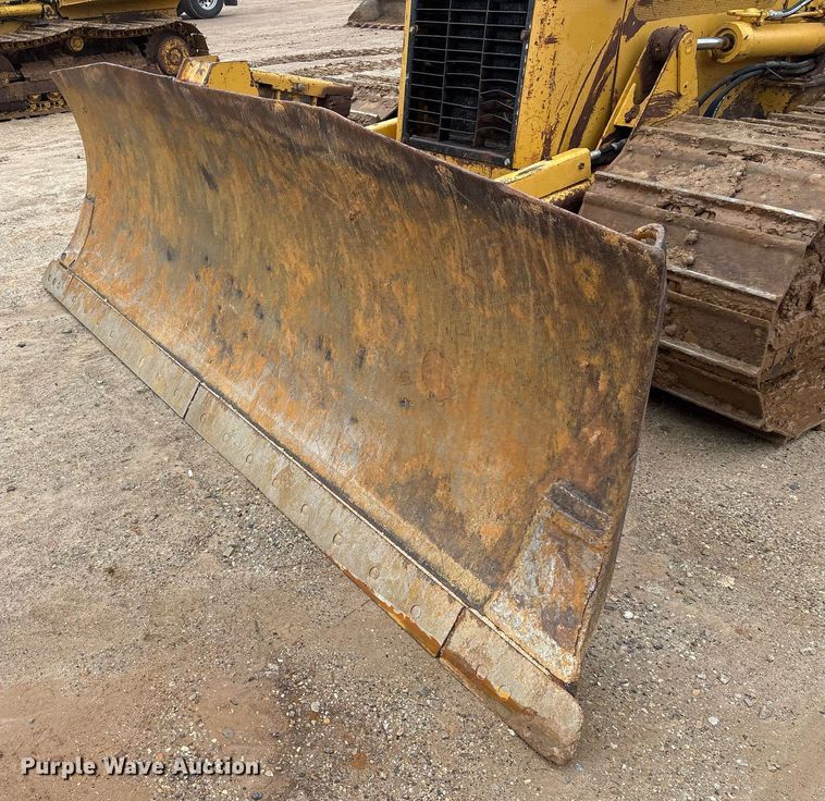 image for item OK9536 2004 Caterpillar D5G LGP dozer