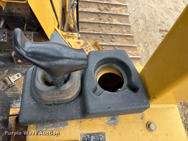 image for item OK9536 2004 Caterpillar D5G LGP dozer
