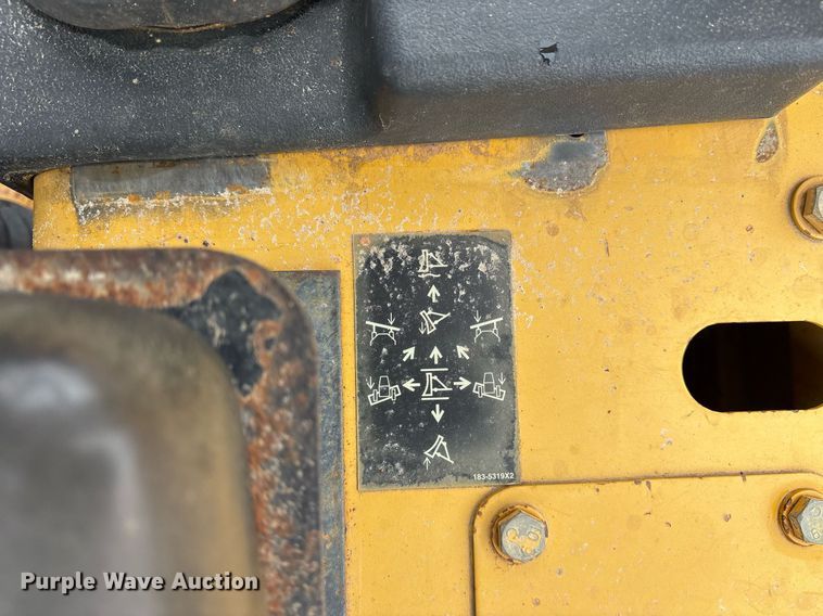 image for item OK9536 2004 Caterpillar D5G LGP dozer