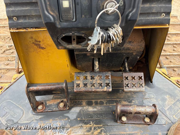 image for item OK9536 2004 Caterpillar D5G LGP dozer