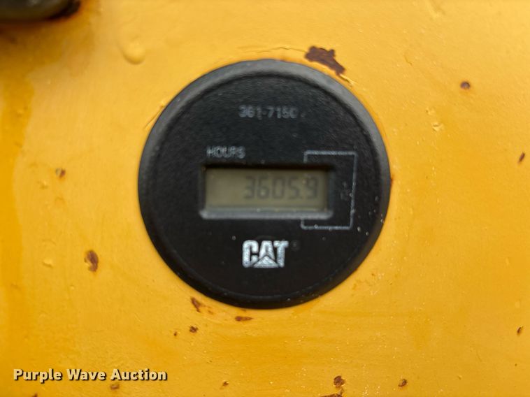 image for item OK9536 2004 Caterpillar D5G LGP dozer