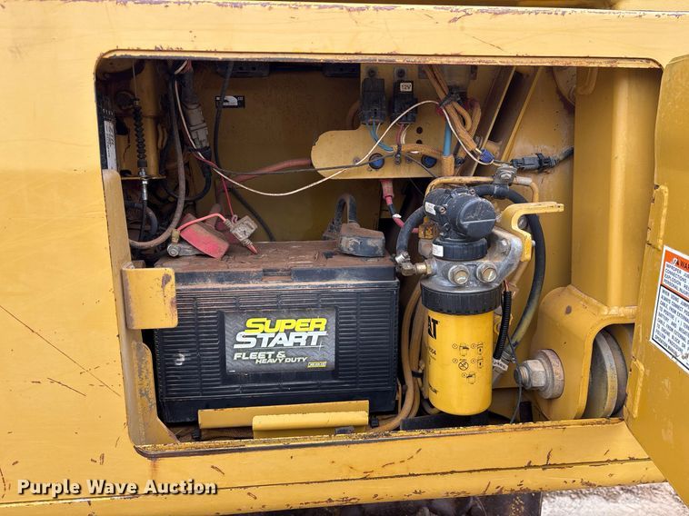 image for item OK9536 2004 Caterpillar D5G LGP dozer