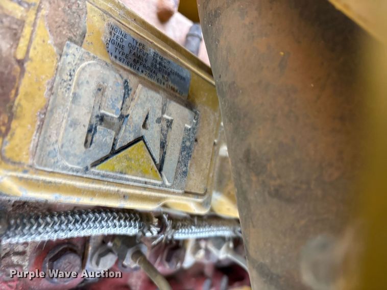 image for item OK9536 2004 Caterpillar D5G LGP dozer