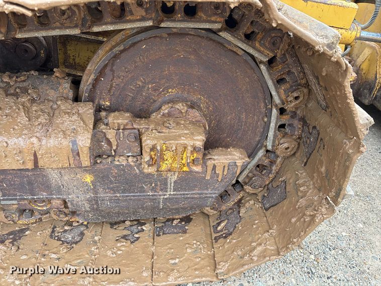 image for item OK9536 2004 Caterpillar D5G LGP dozer