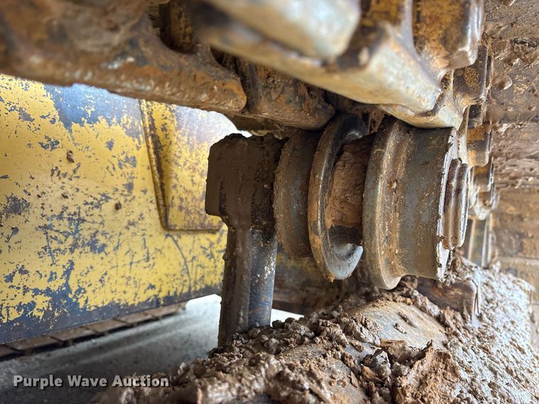 image for item OK9536 2004 Caterpillar D5G LGP dozer