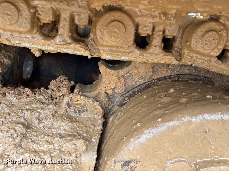 image for item OK9536 2004 Caterpillar D5G LGP dozer