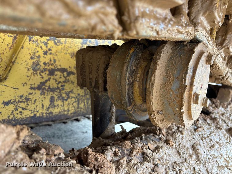 image for item OK9536 2004 Caterpillar D5G LGP dozer