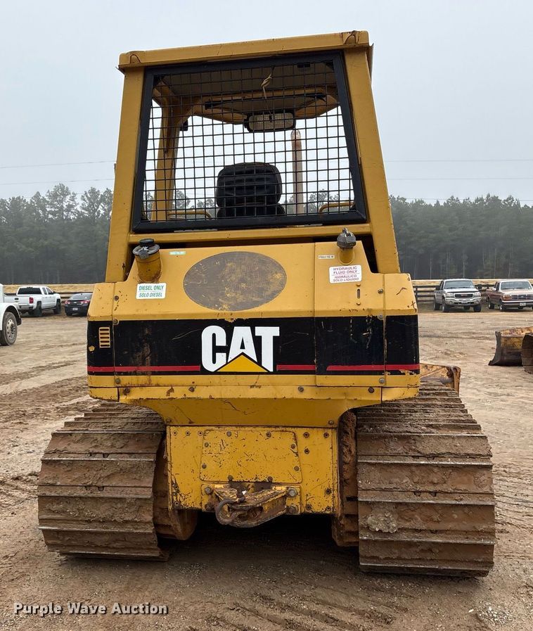 image for item OK9537 2004 Caterpillar D3G LGP dozer