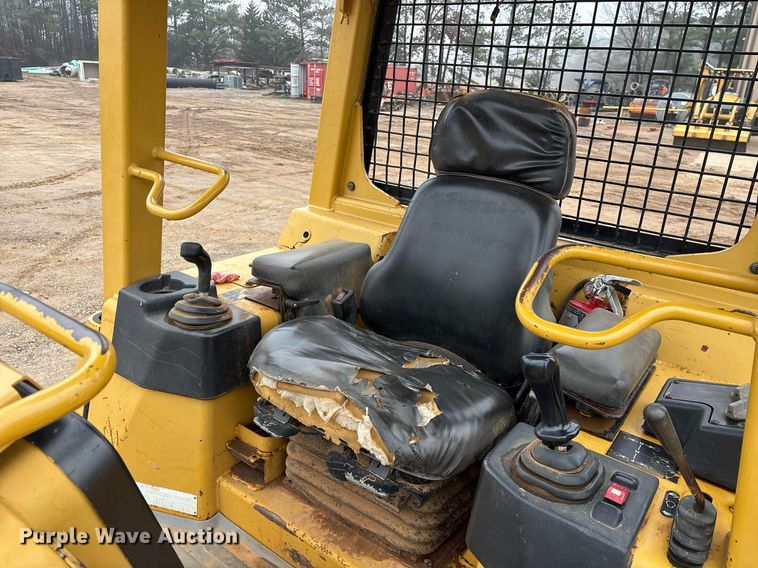 image for item OK9537 2004 Caterpillar D3G LGP dozer