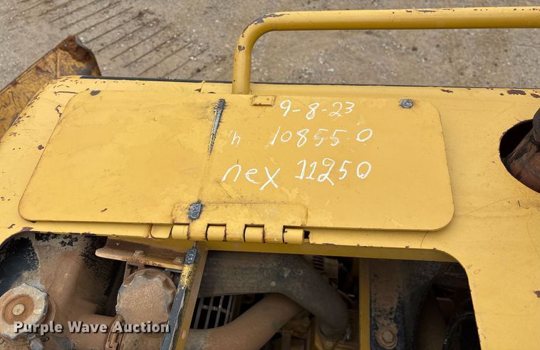 image for item OK9537 2004 Caterpillar D3G LGP dozer