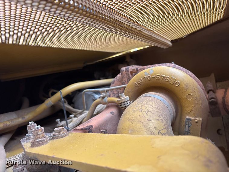 image for item OK9537 2004 Caterpillar D3G LGP dozer