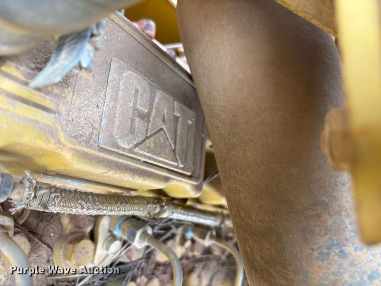 image for item OK9537 2004 Caterpillar D3G LGP dozer