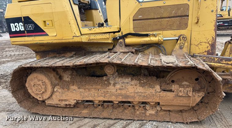 image for item OK9537 2004 Caterpillar D3G LGP dozer