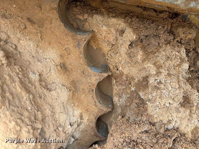 image for item OK9537 2004 Caterpillar D3G LGP dozer