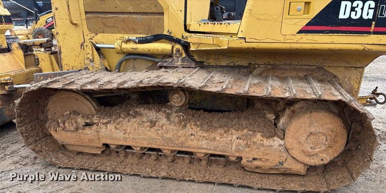 image for item OK9537 2004 Caterpillar D3G LGP dozer