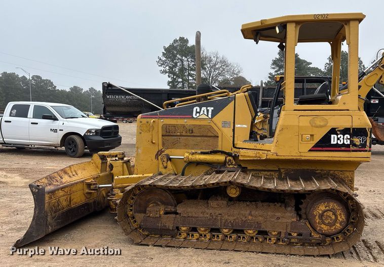 image for item OK9538 2005 Caterpillar D3G LGP dozer