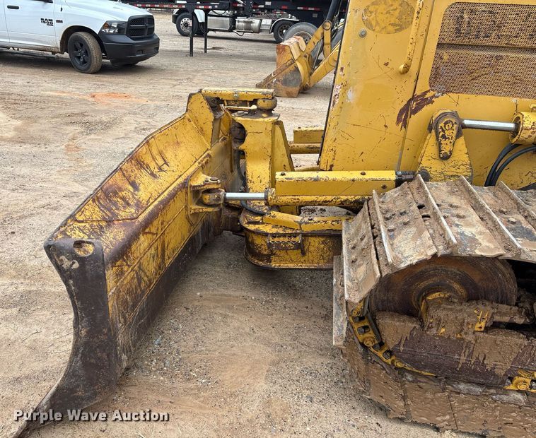 image for item OK9538 2005 Caterpillar D3G LGP dozer