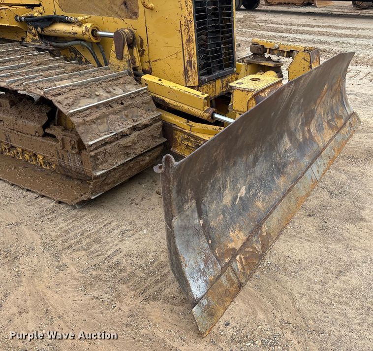 image for item OK9538 2005 Caterpillar D3G LGP dozer