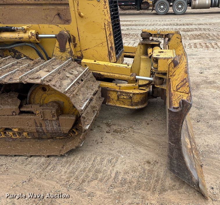 image for item OK9538 2005 Caterpillar D3G LGP dozer