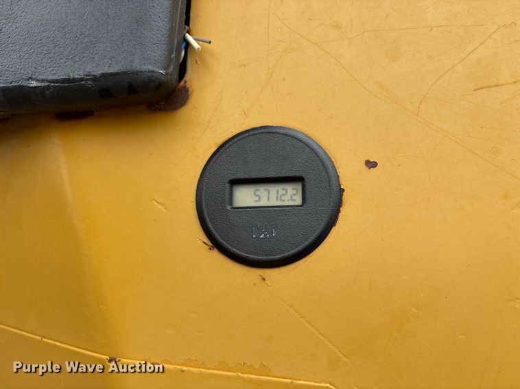 image for item OK9538 2005 Caterpillar D3G LGP dozer