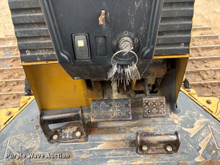 image for item OK9538 2005 Caterpillar D3G LGP dozer