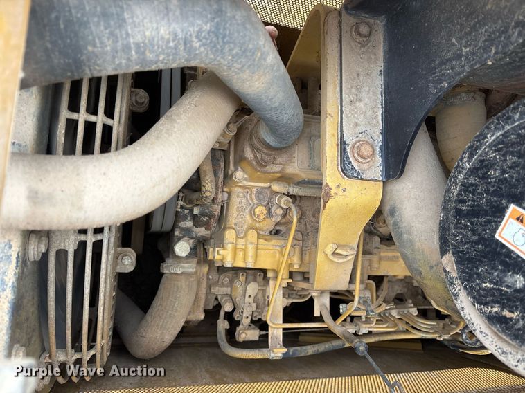 image for item OK9538 2005 Caterpillar D3G LGP dozer