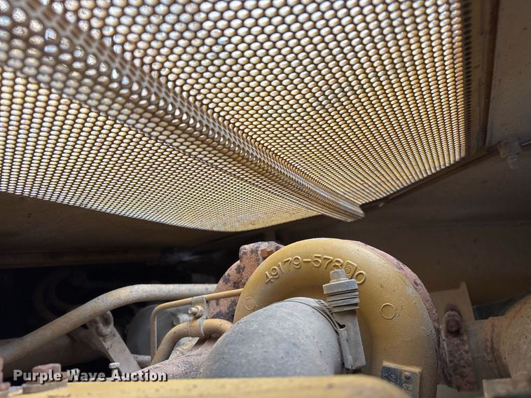 image for item OK9538 2005 Caterpillar D3G LGP dozer