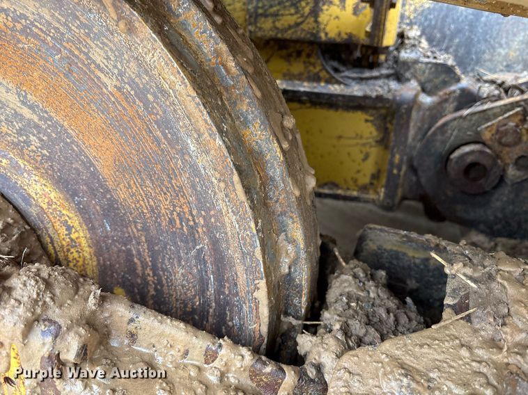 image for item OK9538 2005 Caterpillar D3G LGP dozer