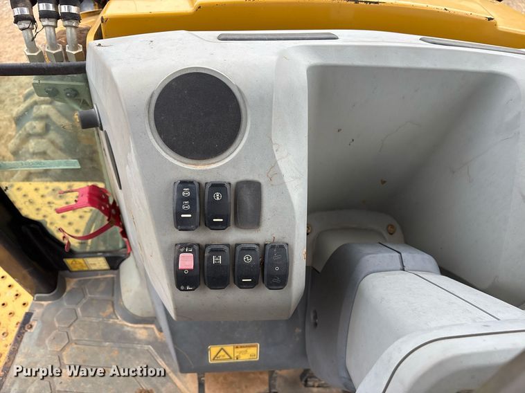 image for item OK9541 2015 Caterpillar 420F2 IT backhoe