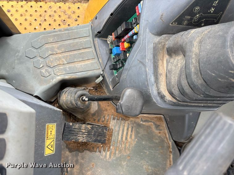 image for item OK9541 2015 Caterpillar 420F2 IT backhoe