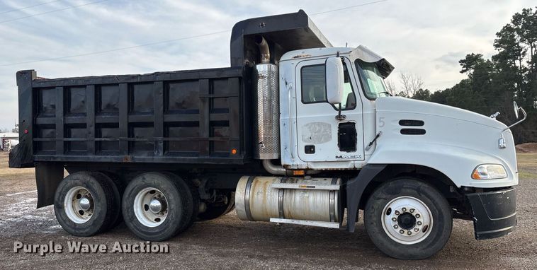 image for item OK9546 2010 Mack Pinnacle dump truck