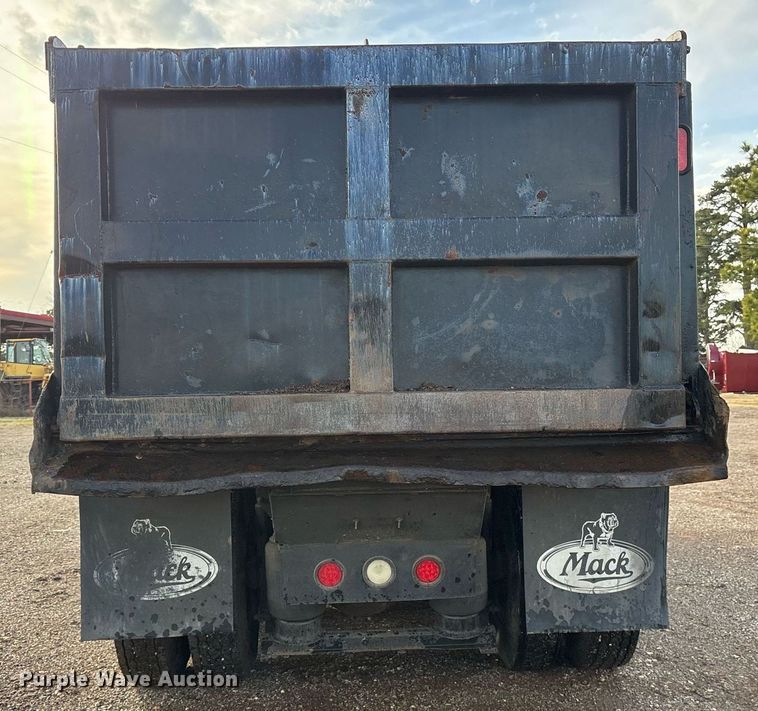 image for item OK9546 2010 Mack Pinnacle dump truck