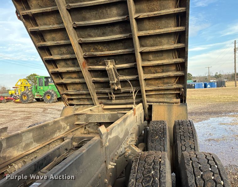 image for item OK9546 2010 Mack Pinnacle dump truck