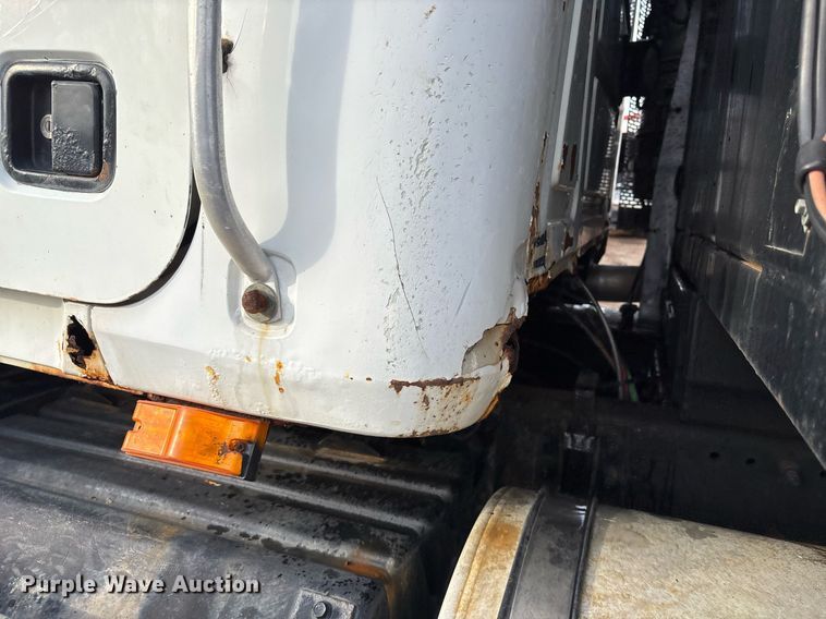 image for item OK9546 2010 Mack Pinnacle dump truck