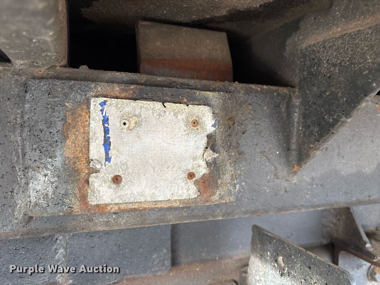 image for item OK9546 2010 Mack Pinnacle dump truck