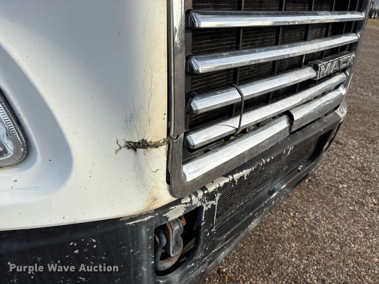 image for item OK9546 2010 Mack Pinnacle dump truck