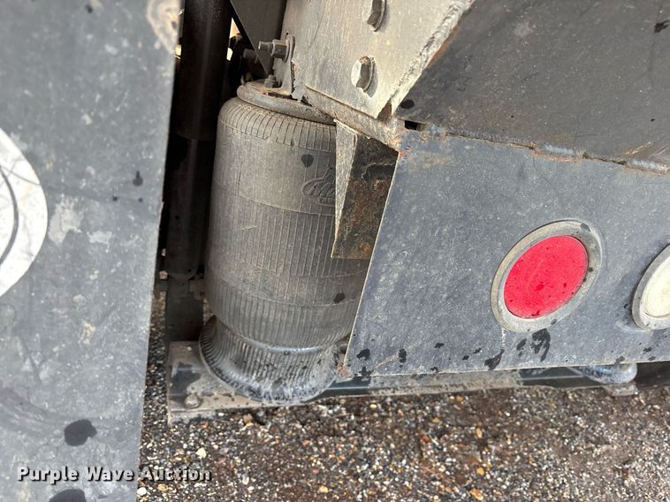 image for item OK9546 2010 Mack Pinnacle dump truck