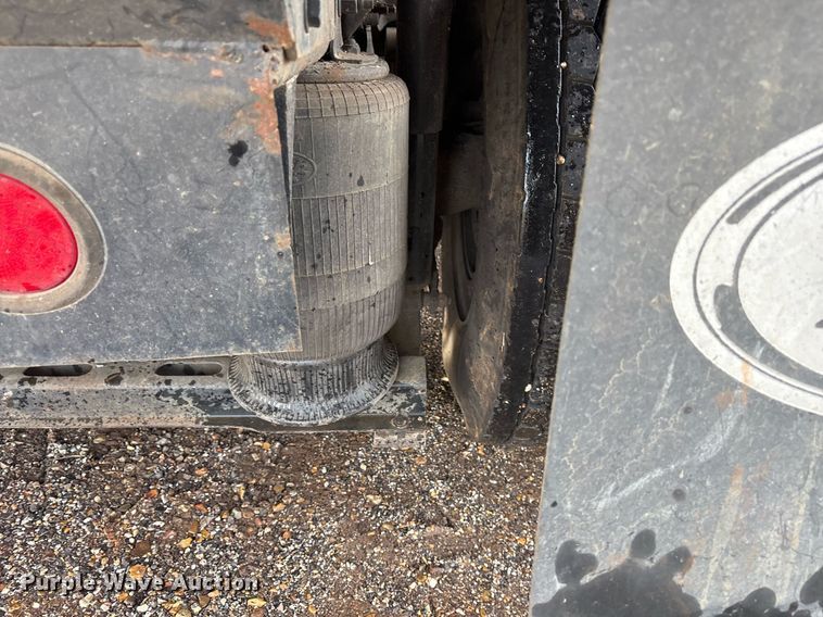 image for item OK9546 2010 Mack Pinnacle dump truck