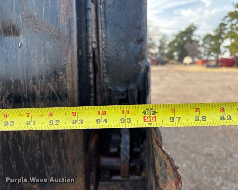 image for item OK9546 2010 Mack Pinnacle dump truck