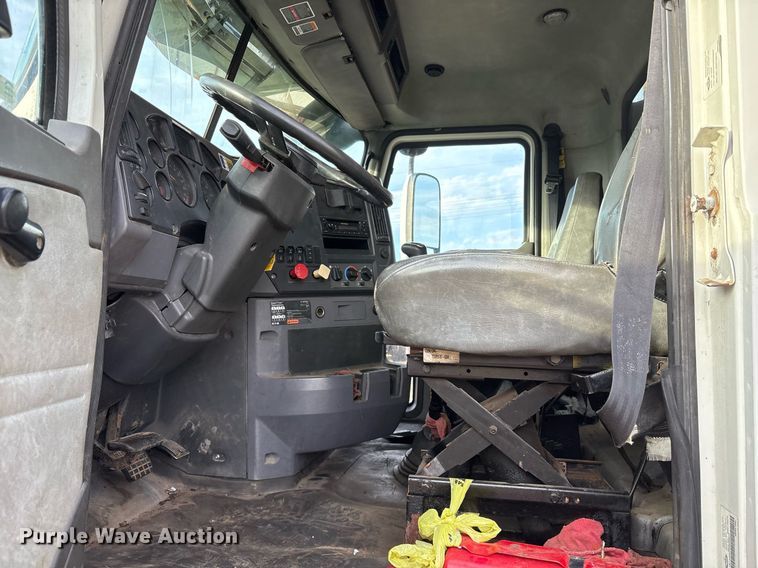 image for item OK9546 2010 Mack Pinnacle dump truck