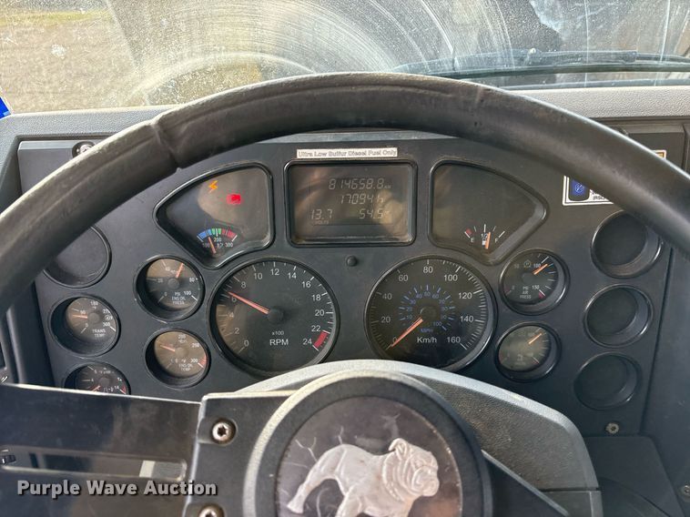 image for item OK9546 2010 Mack Pinnacle dump truck