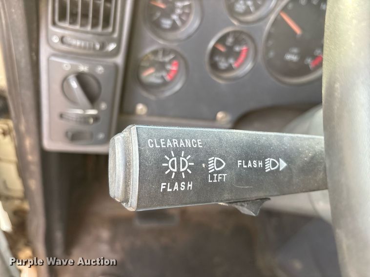 image for item OK9546 2010 Mack Pinnacle dump truck