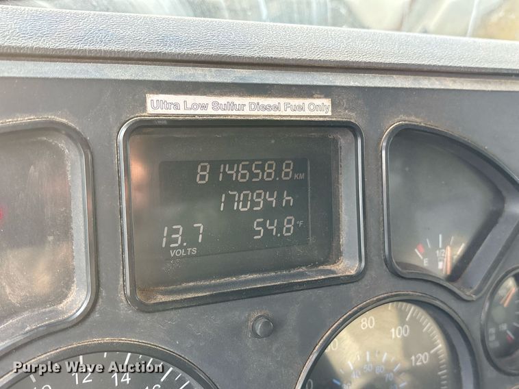 image for item OK9546 2010 Mack Pinnacle dump truck