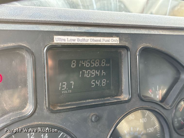 image for item OK9546 2010 Mack Pinnacle dump truck