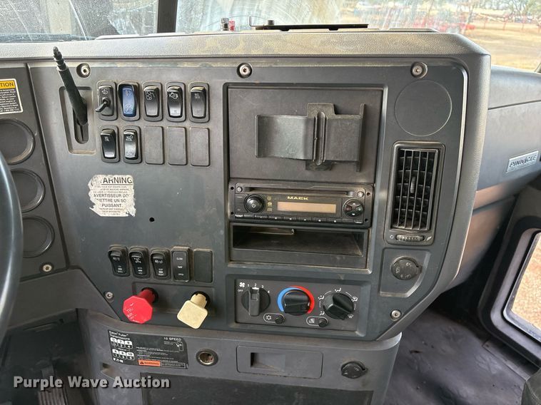 image for item OK9546 2010 Mack Pinnacle dump truck