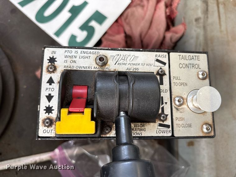 image for item OK9546 2010 Mack Pinnacle dump truck