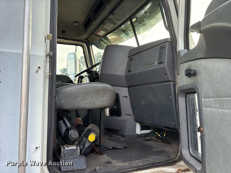 image for item OK9546 2010 Mack Pinnacle dump truck